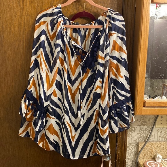dennis basso Tops - Blue& Brown animal top Bracelet Sleeves decorative Tassels neckline has NEW